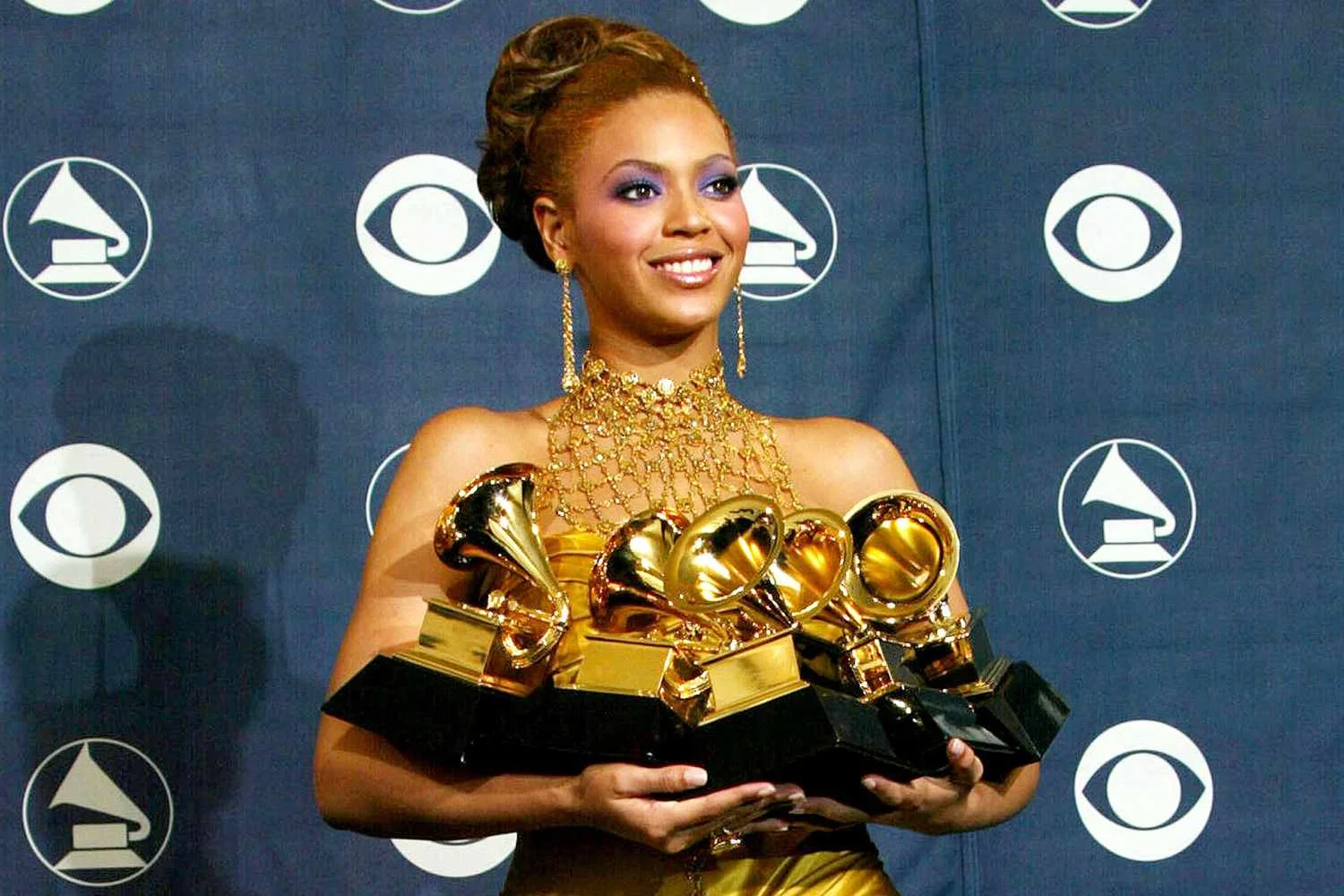 Beyonce-Grammy-Awards-121522_2-8757e896d2934407b95a3afaad086e38.png
