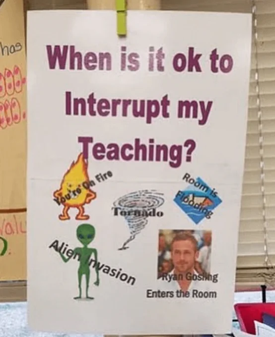 HJwGjUSWEAAv1F0.png