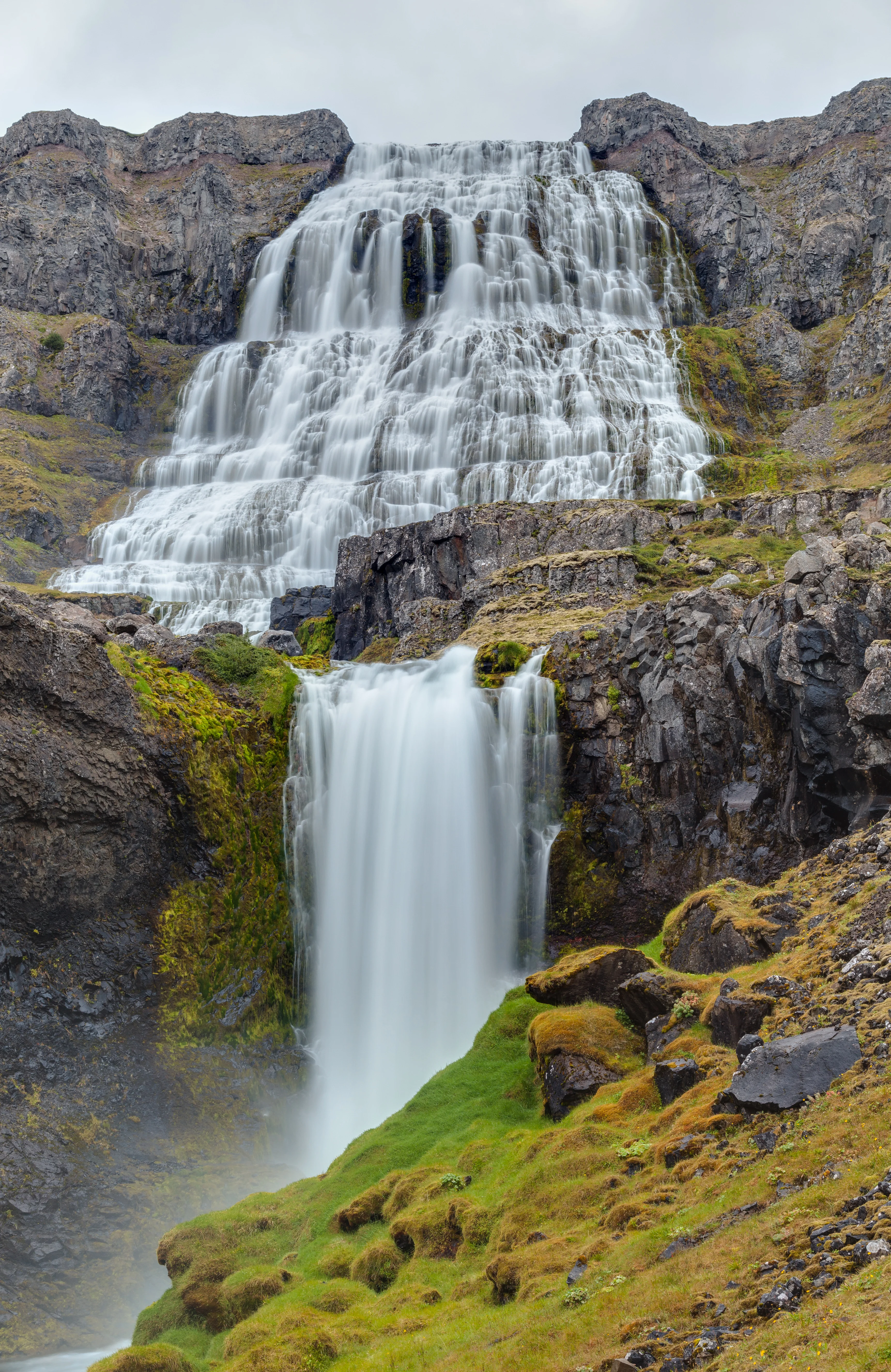 Cascada_Dynjandi2C_VestfirC3B0ir2C_Islandia2C_2014-08-142C_DD_136-138_HDR.png